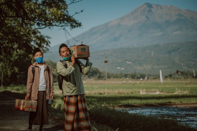 Pengorbanan Tenaga Kesehatan di Daerah Terpencil